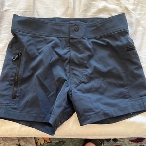Everest isles Swim Trunks